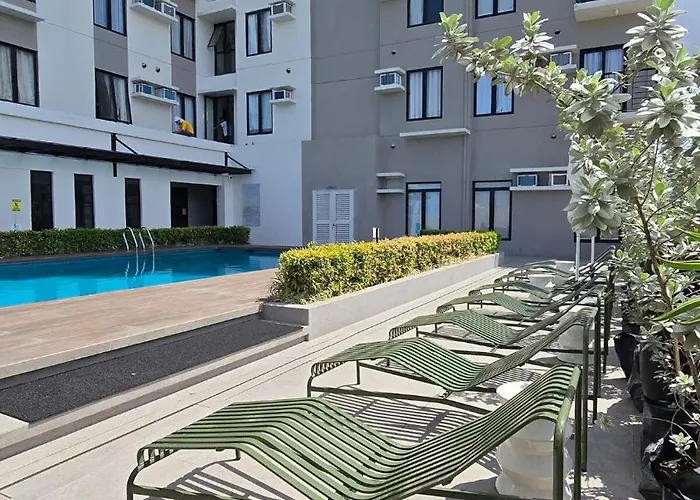 Poolside Loft With Lounge Area Cebu