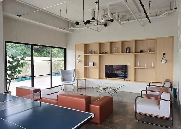 Poolside Loft With Lounge Area *